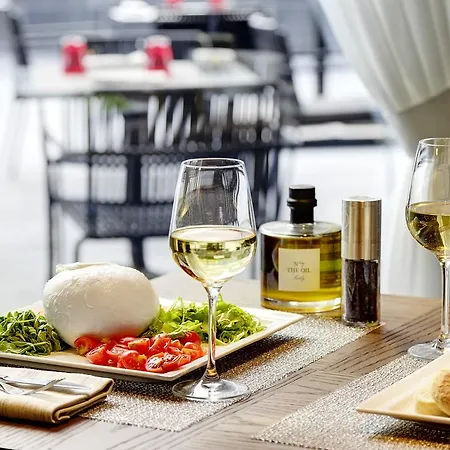 坎皮奥内大酒店 Campione dʼItalia